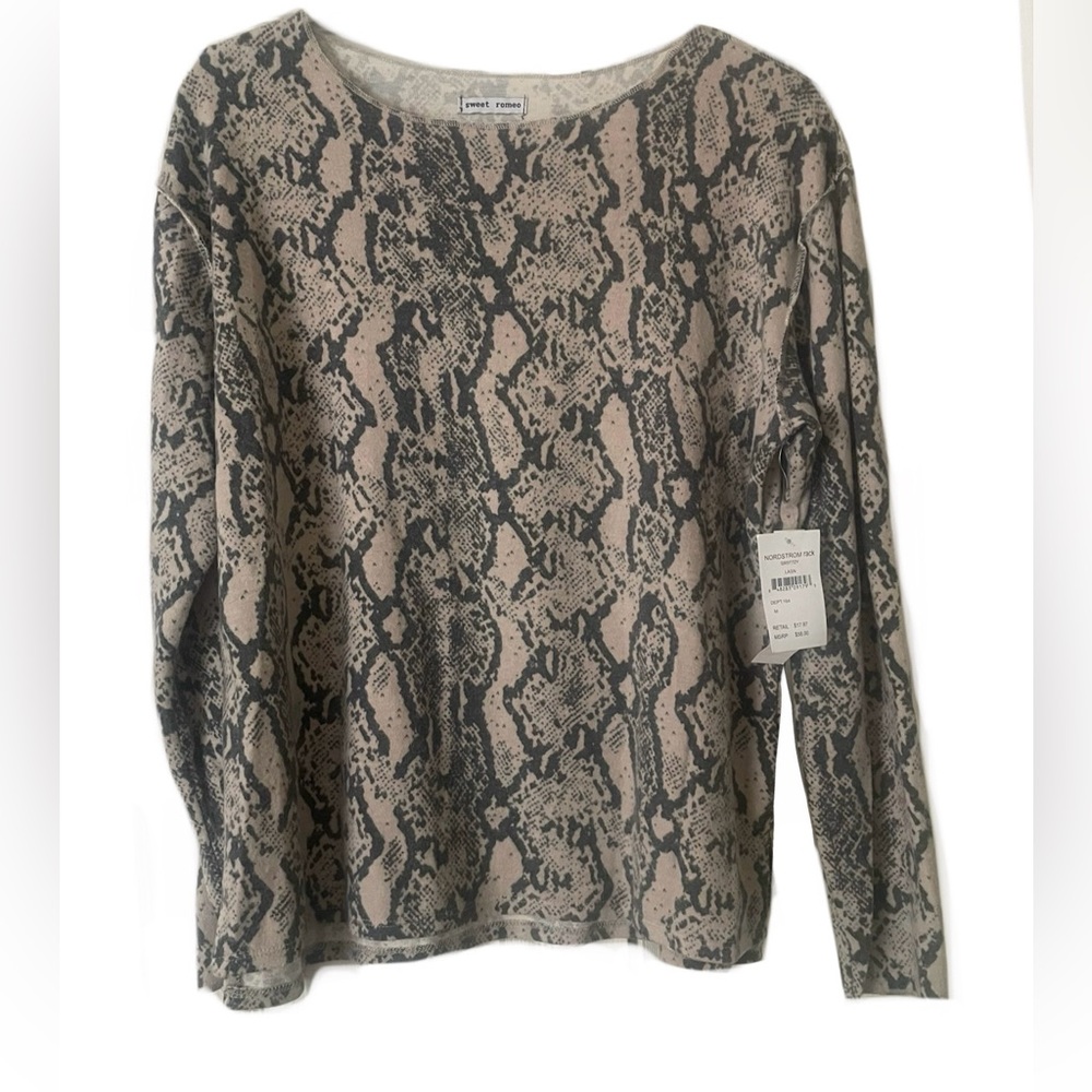 LongSleeve Blouse Snack Print